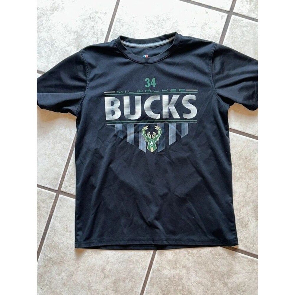 Boys Milwaukee Bucks Antetokounmpo Shirt Size Large